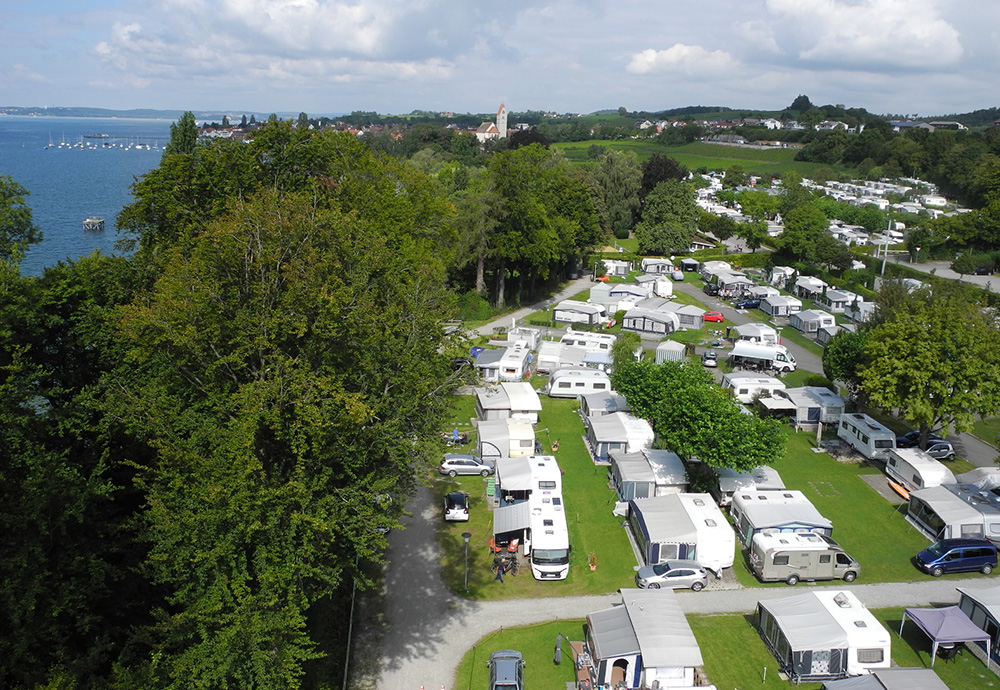 Luftaufnahme Campingplatz Zelte Wohnmobile Wohnwagen Hagnau Bodensee